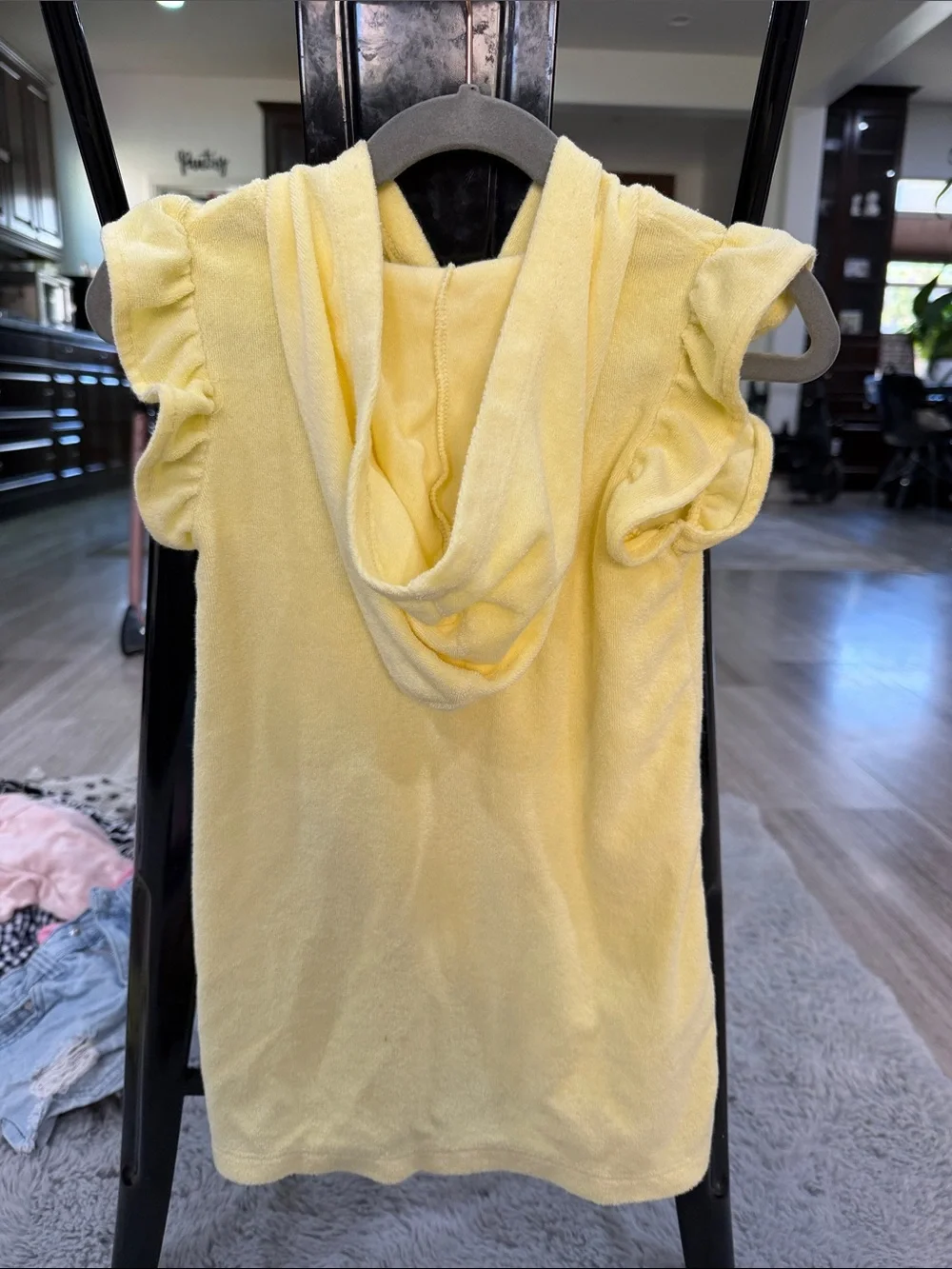 Jessica Simpson bright yellow